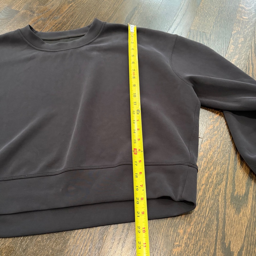 Lululemon Softstreme Perfectly Oversized Croped Crew Sweatshirt Women 10 Black - Picture 6 of 7